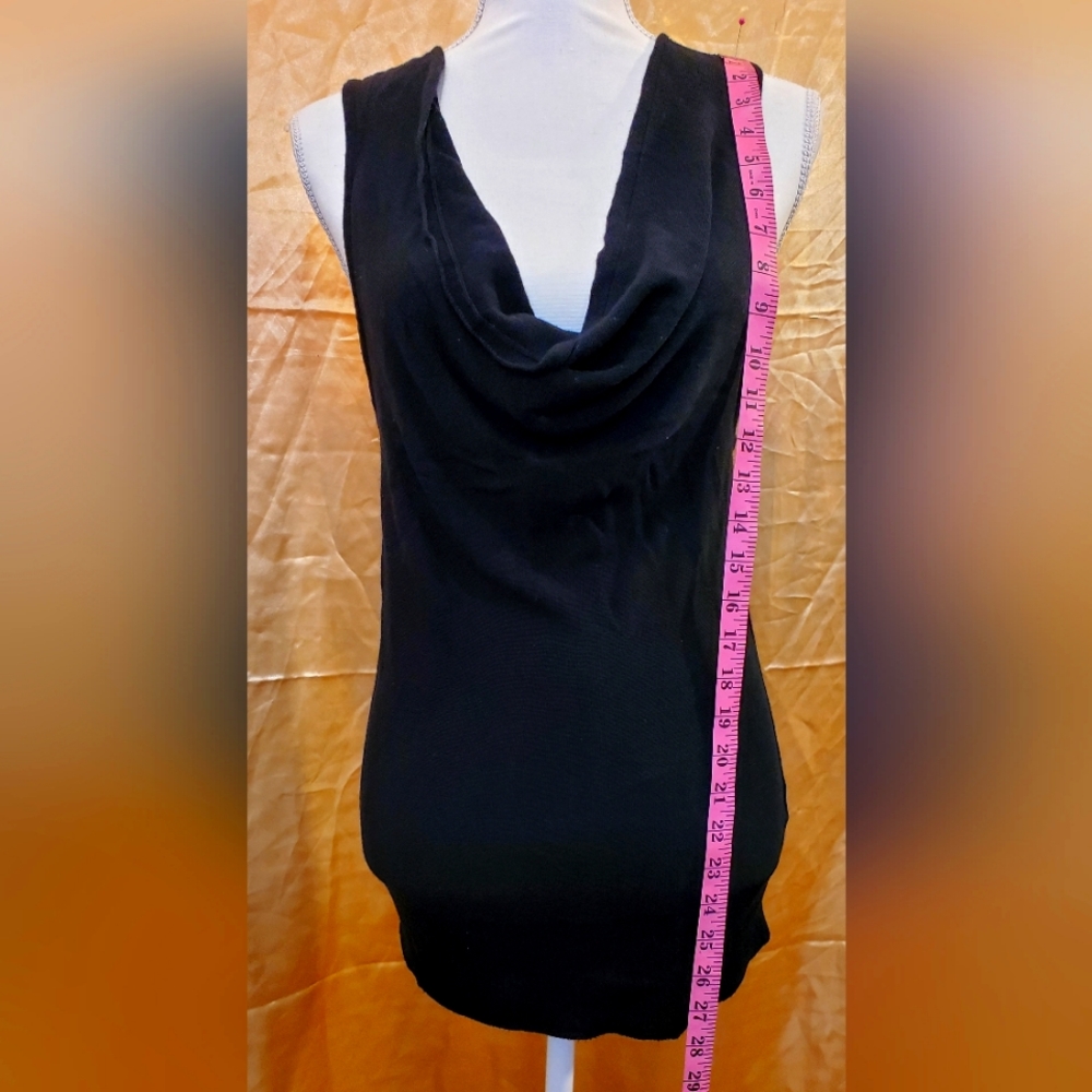 Lux black lightweight knit tank. Size L. Decorative knit detail back